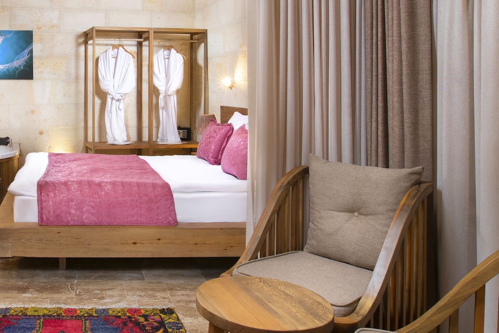Honeymoon Room
