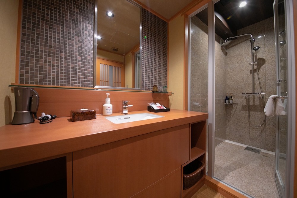 Japanese-Western Style Room - Photo 3