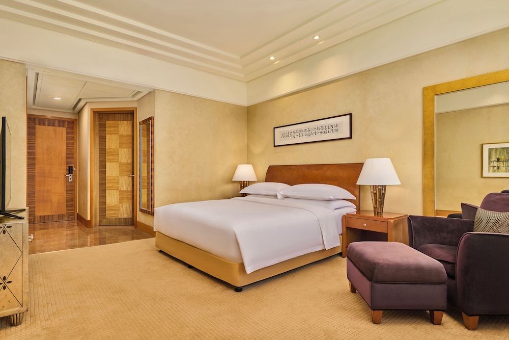 King Hilton Executive Peninsula View - Photo 4