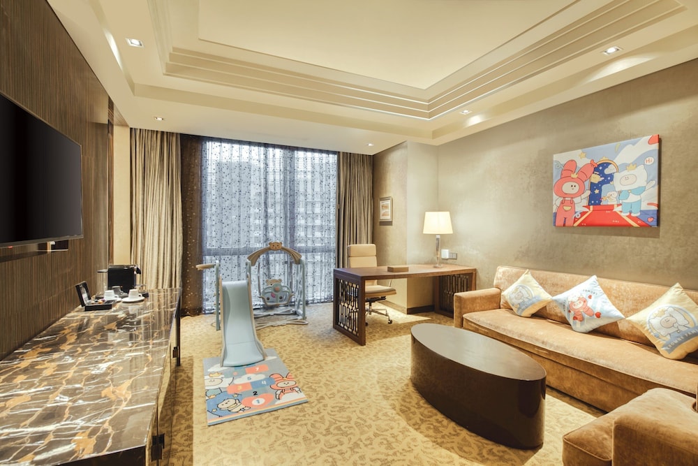 Junior Suite, 1 King Bed, Club Lounge Access (Kids Theme) - Photo 7