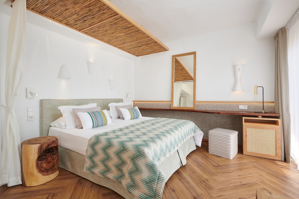 Junior Suite, Balcony, Sea View (1 Adult) photo 3