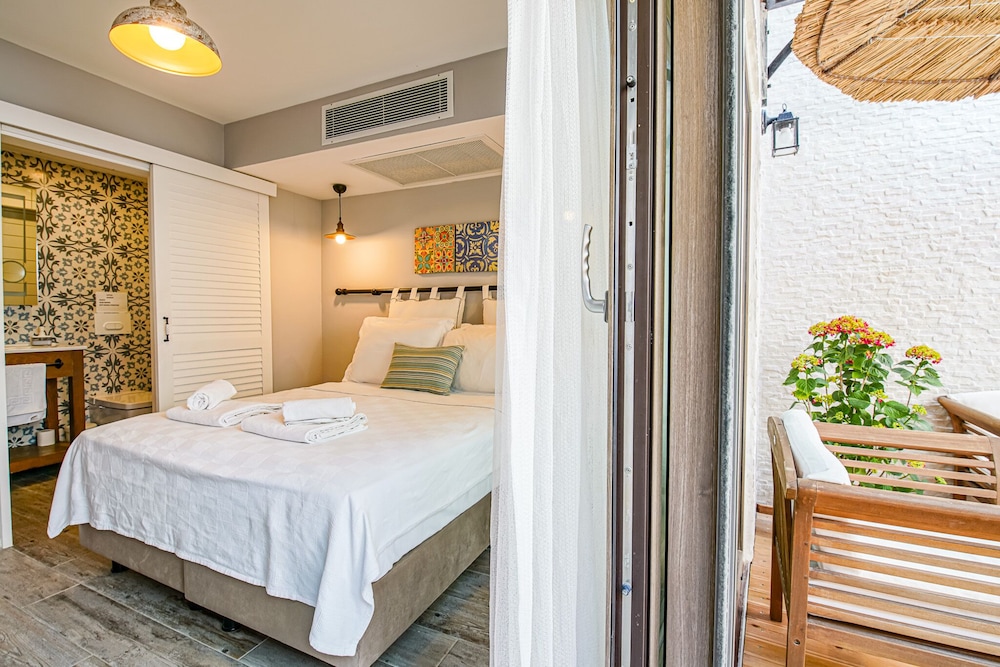 Deluxe Room, Patio photo 2
