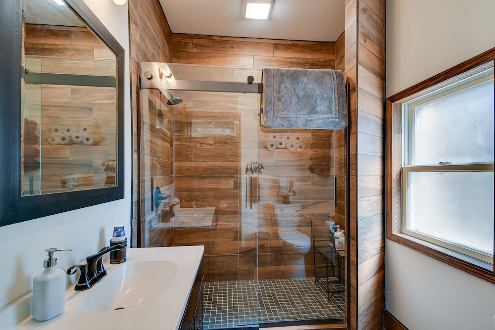 House (Multiple Bedrooms) photo 2