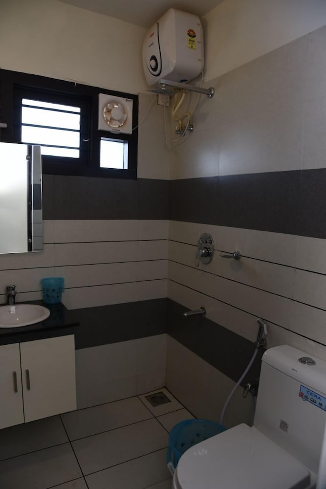Family Double Room, Multiple Beds, Valley View photo 3