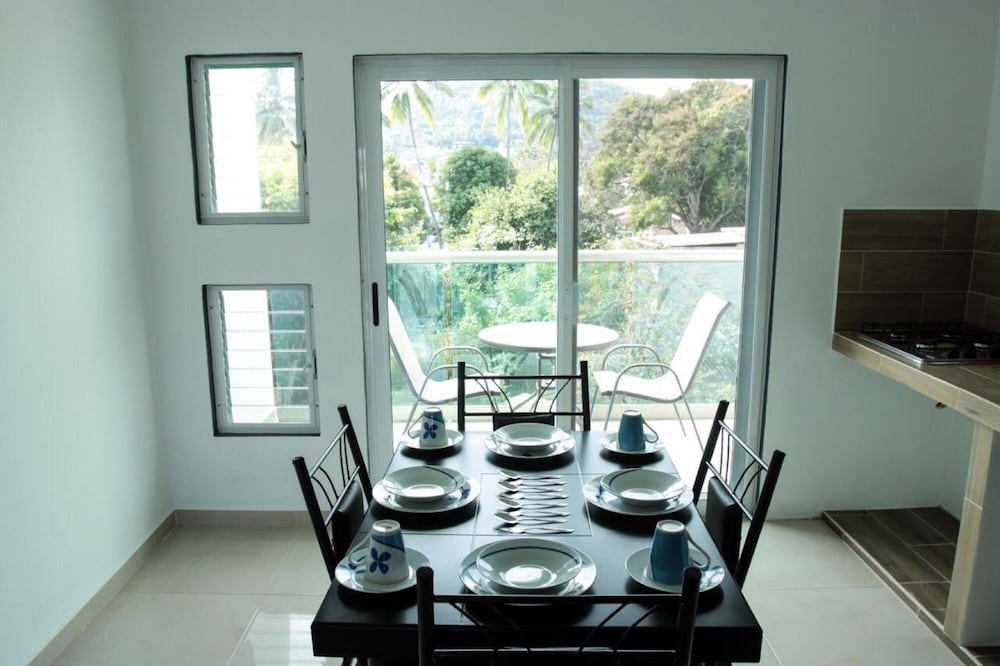 Junior Suite with Balcony - Photo 9