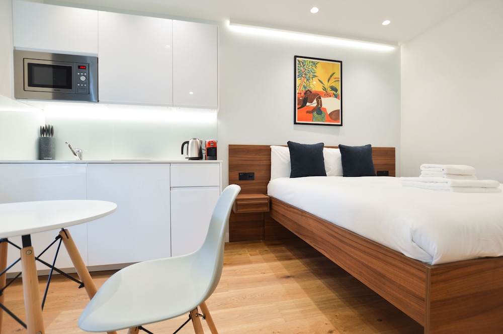 Small Studio Apartment photo 3