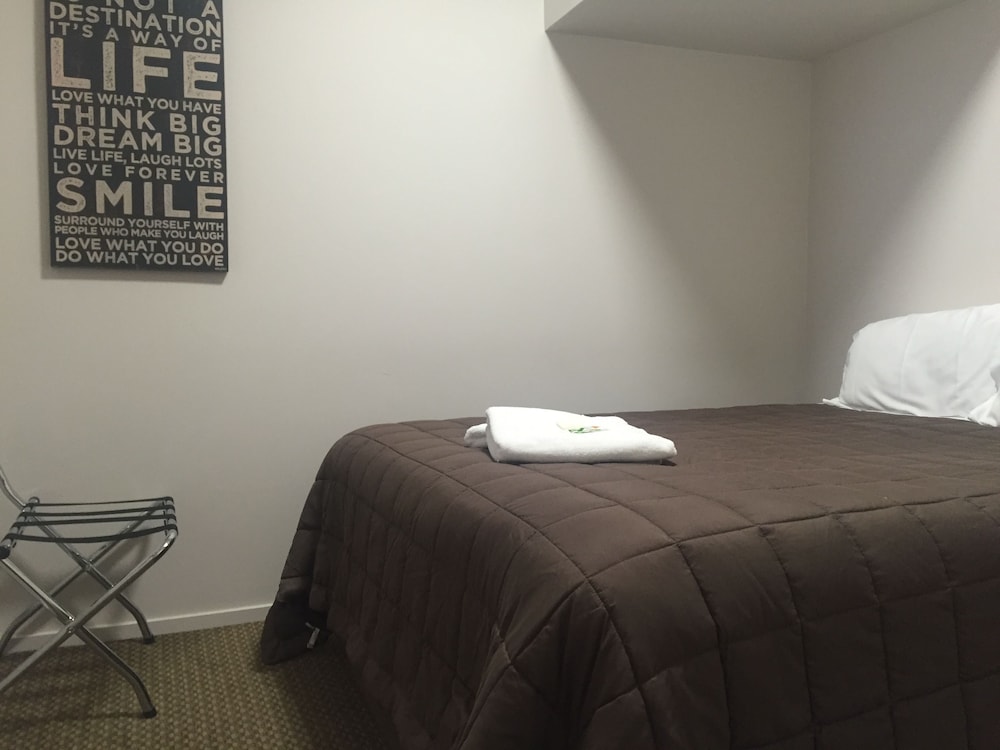 Standard Suite, 1 Bedroom, Non Smoking, Kitchen photo 2