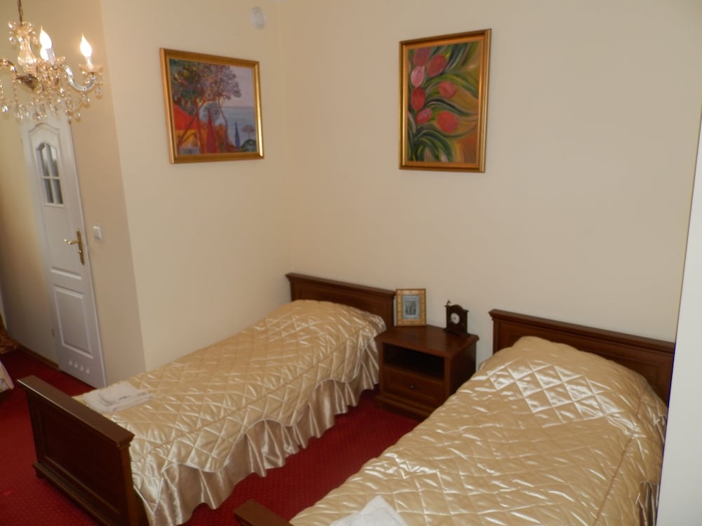 Quadruple Room (Number 204) photo 2