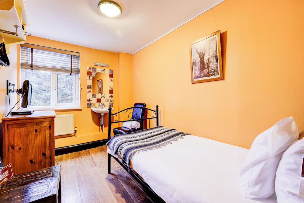 Standard Room, 1 Twin Bed (Shared Bathoom) photo 2
