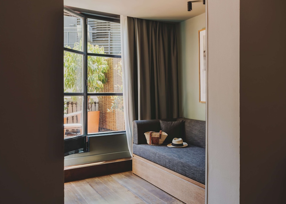 Gallery Room (terrace 4 pax) thumbnail 5