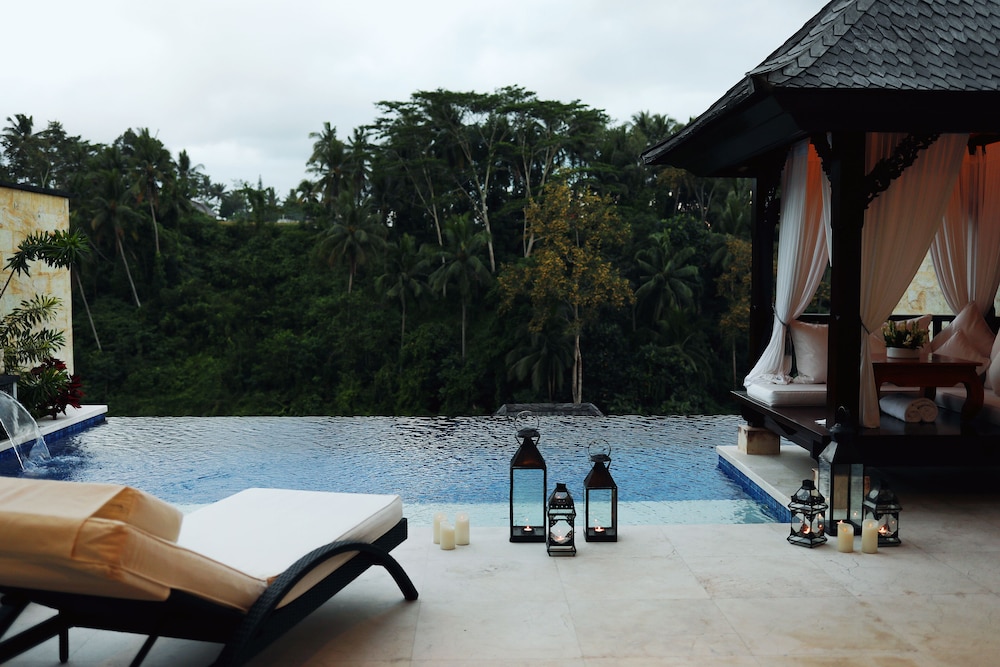 Deluxe Terrace Pool Villa thumbnail 6
