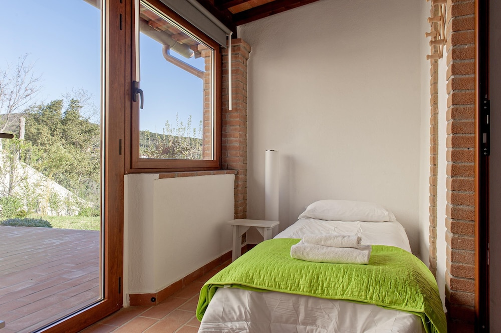Villa photo 2