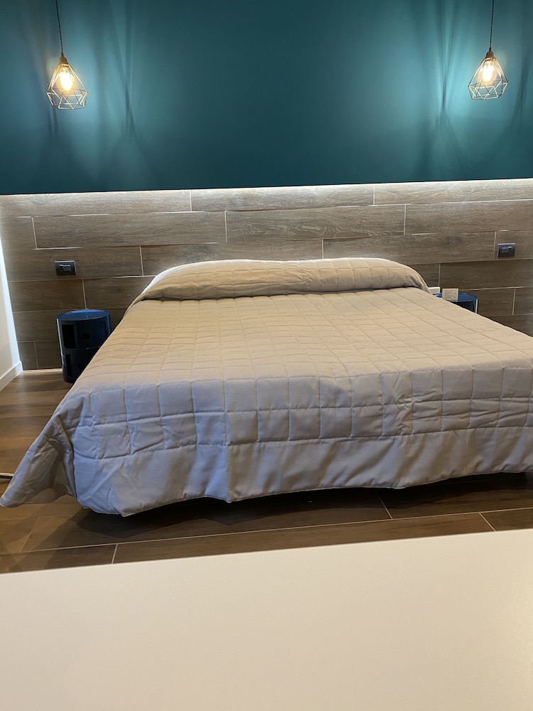 Double Room - Photo 17