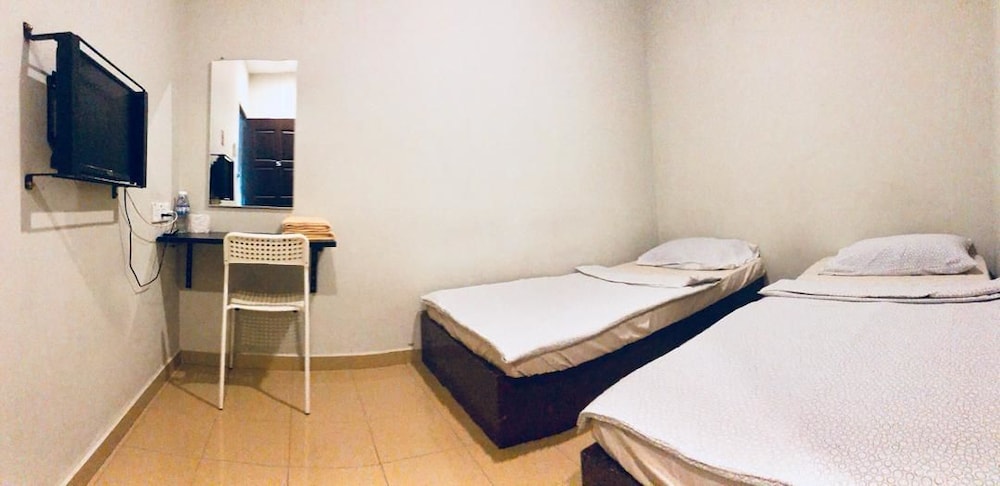 Twin Room - Photo 1