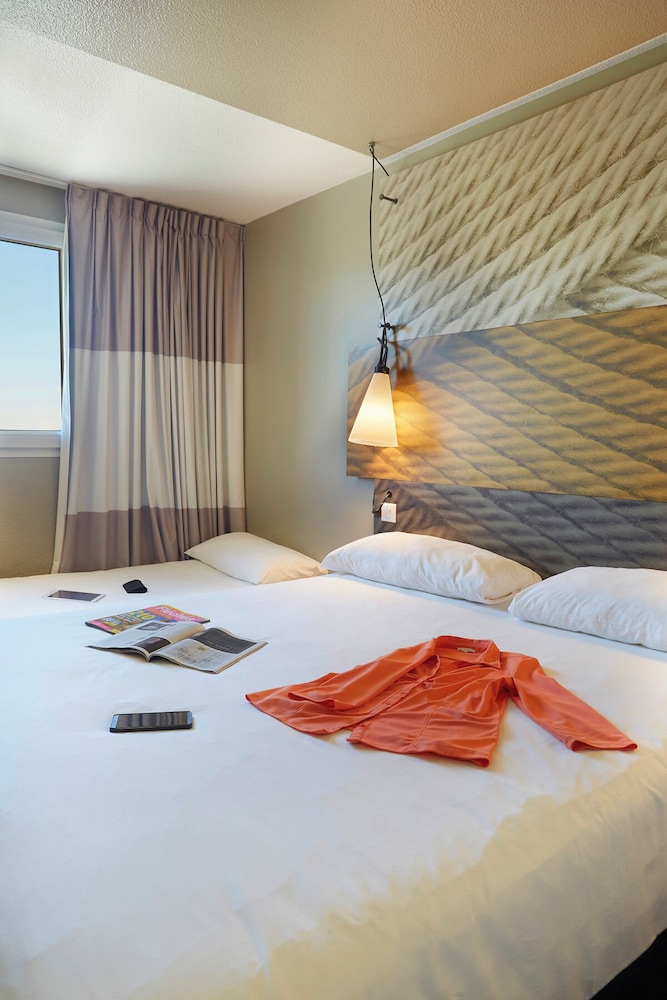 Standard Room, Multiple Beds - Photo 3