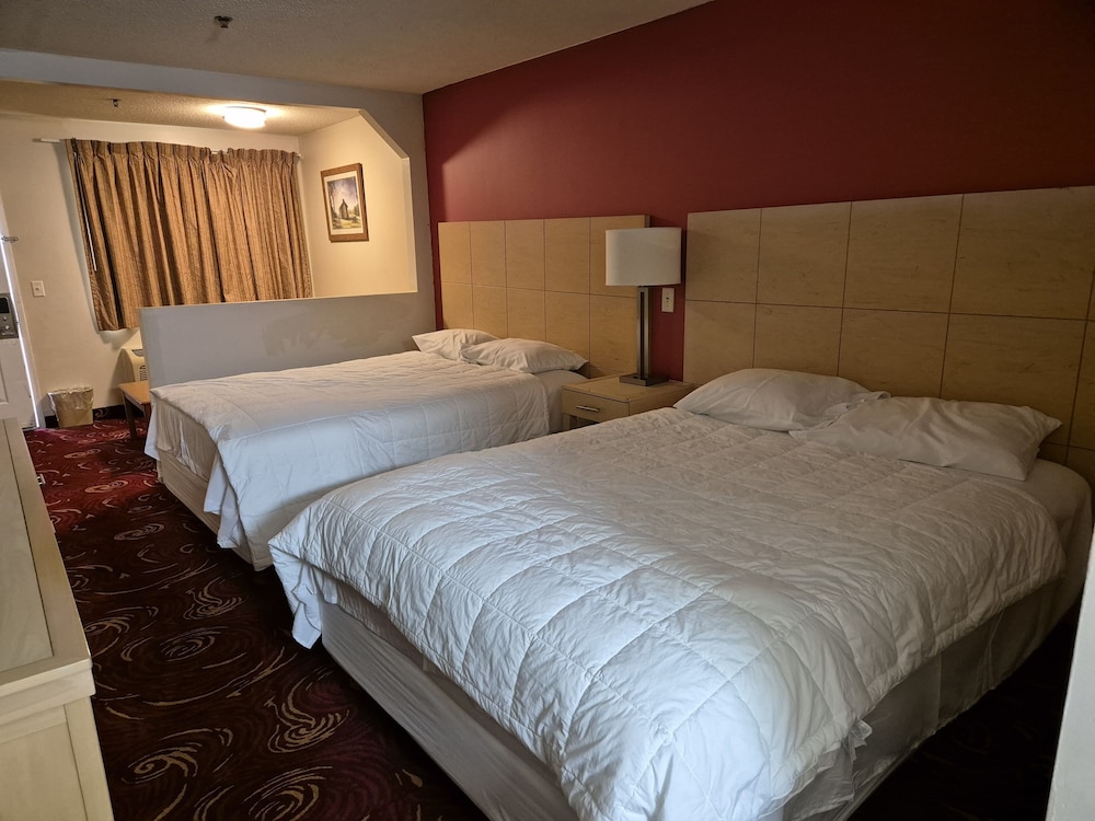 Suite, 2 Queen Beds - Photo 10