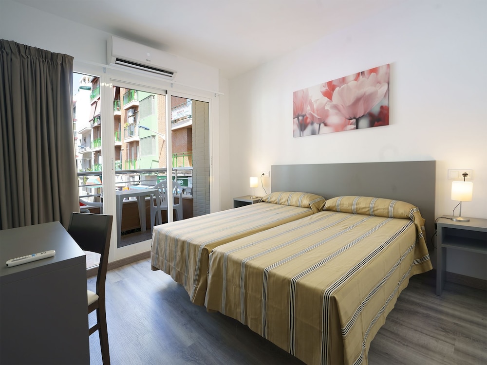 Double or Twin Room - Photo 15
