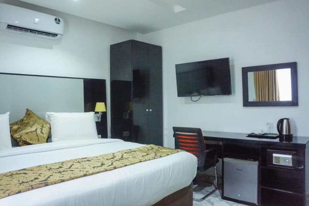 Deluxe Room - Photo 28