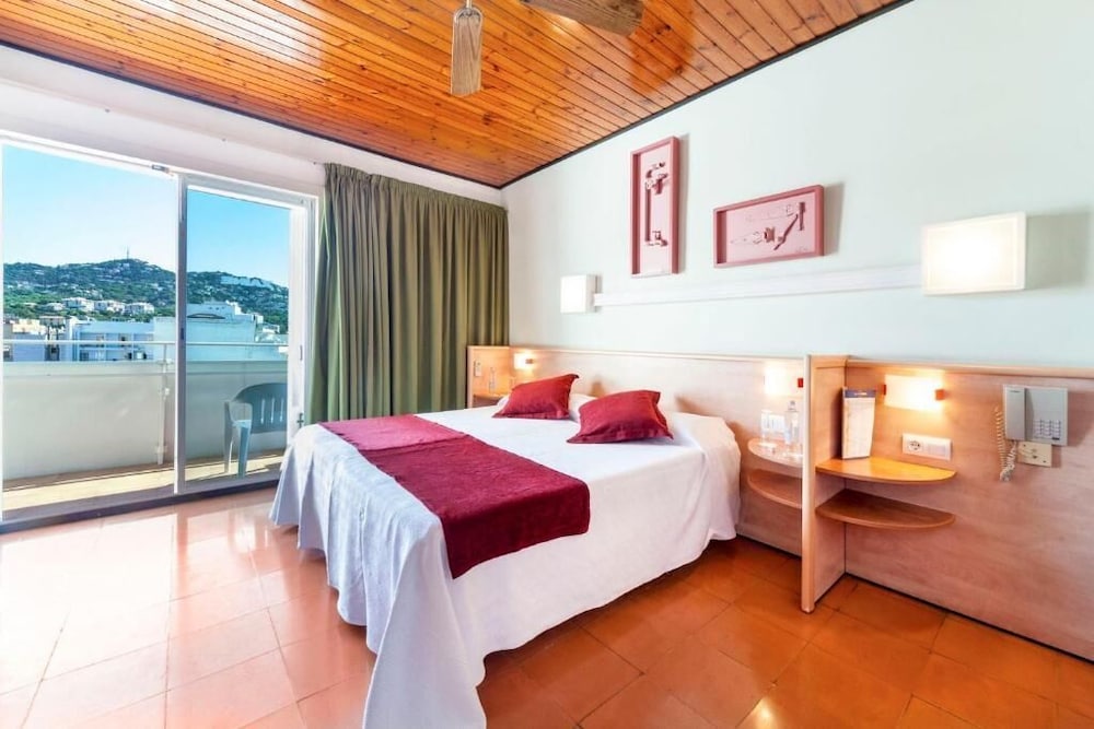 Standard Double Room, Balcony photo 3