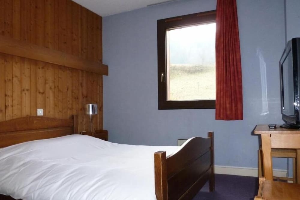 Economy Triple Room