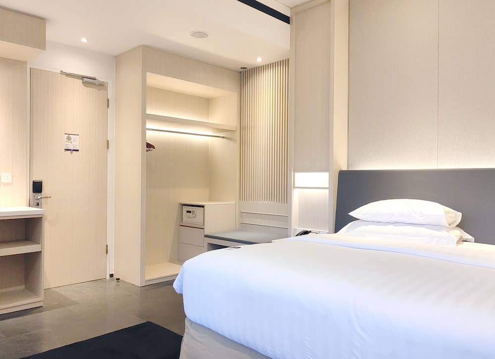 Superior Room (Super King Bed) - Photo 4