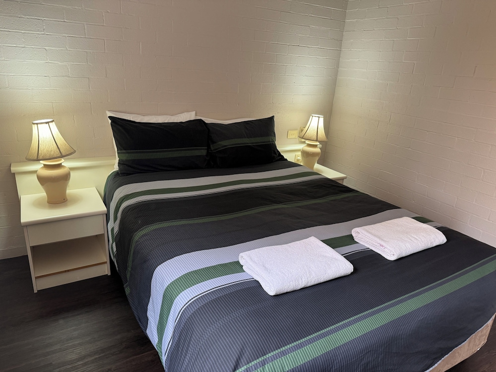 1 Bedroom Upstairs Suite photo 2