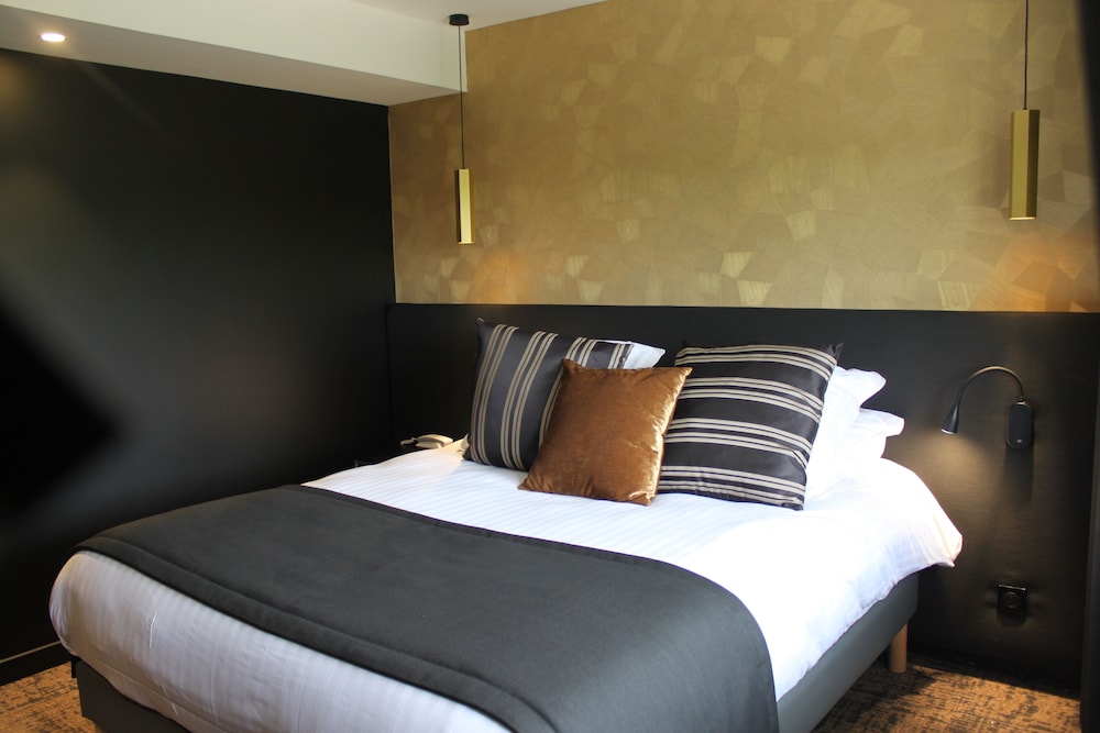 Standard Room, 1 Double Bed, Non Smoking - Photo 3