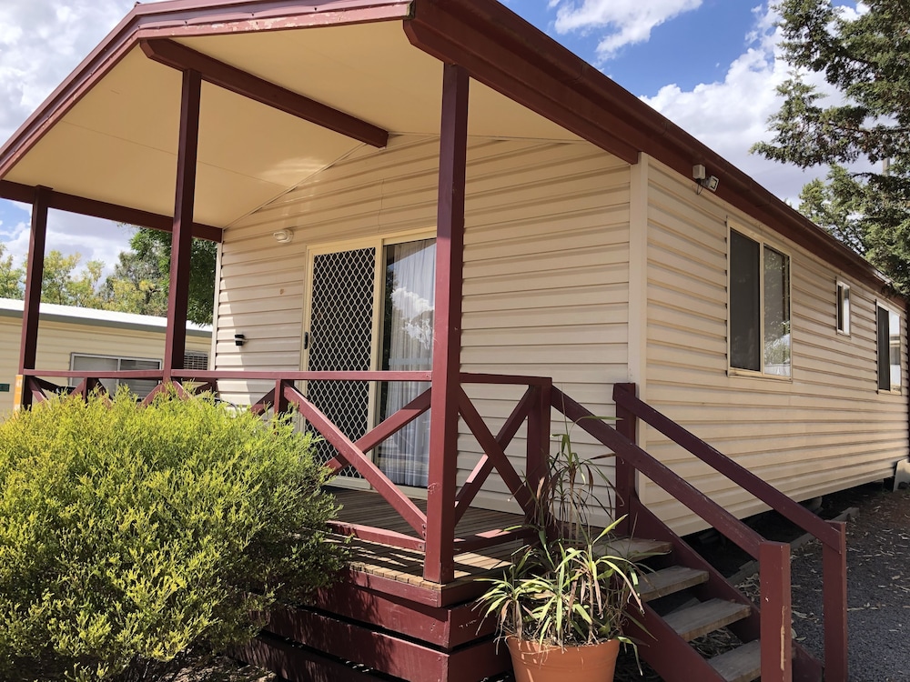 Deluxe Cabin with Ensuite photo 1
