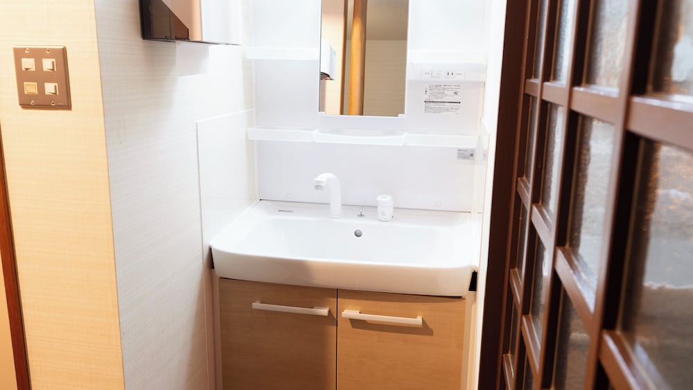 Superior Japanese Style 4-pax without bath,Non-Smoking photo 3