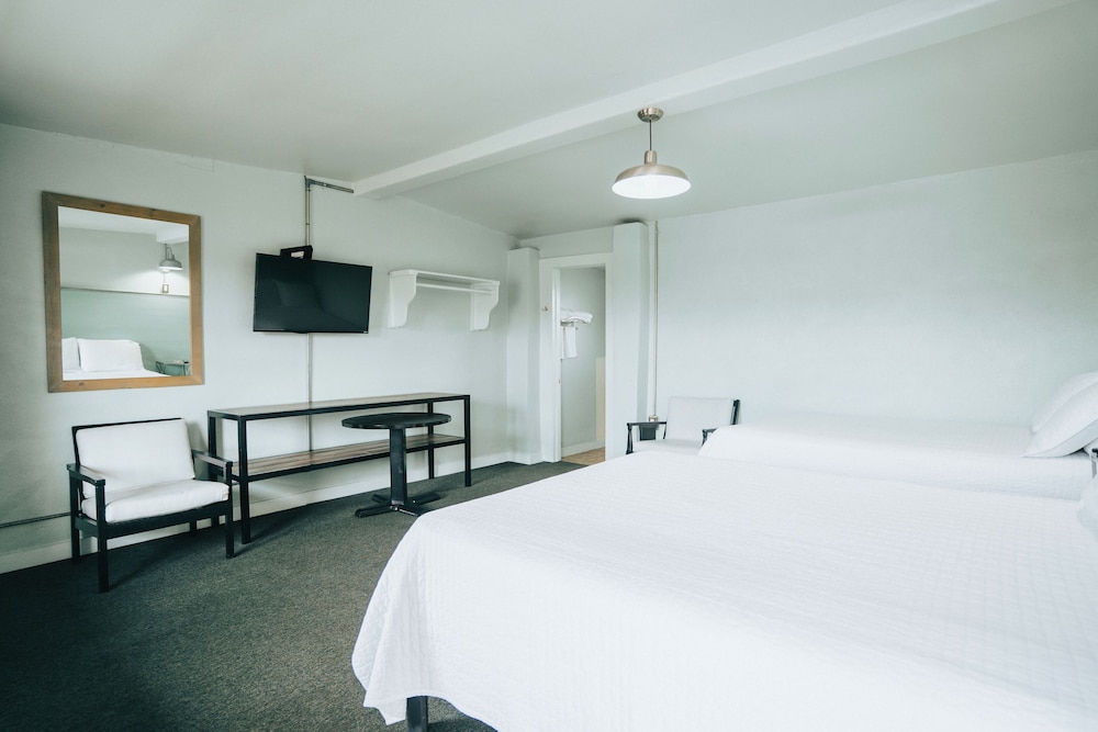 Signature Double Room, 2 Double Beds photo 2