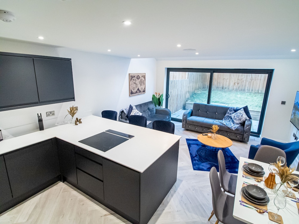 Bv Luxe 3 Slaapkamer Stadswoning in Bed Cliff Oaks, Foto 34