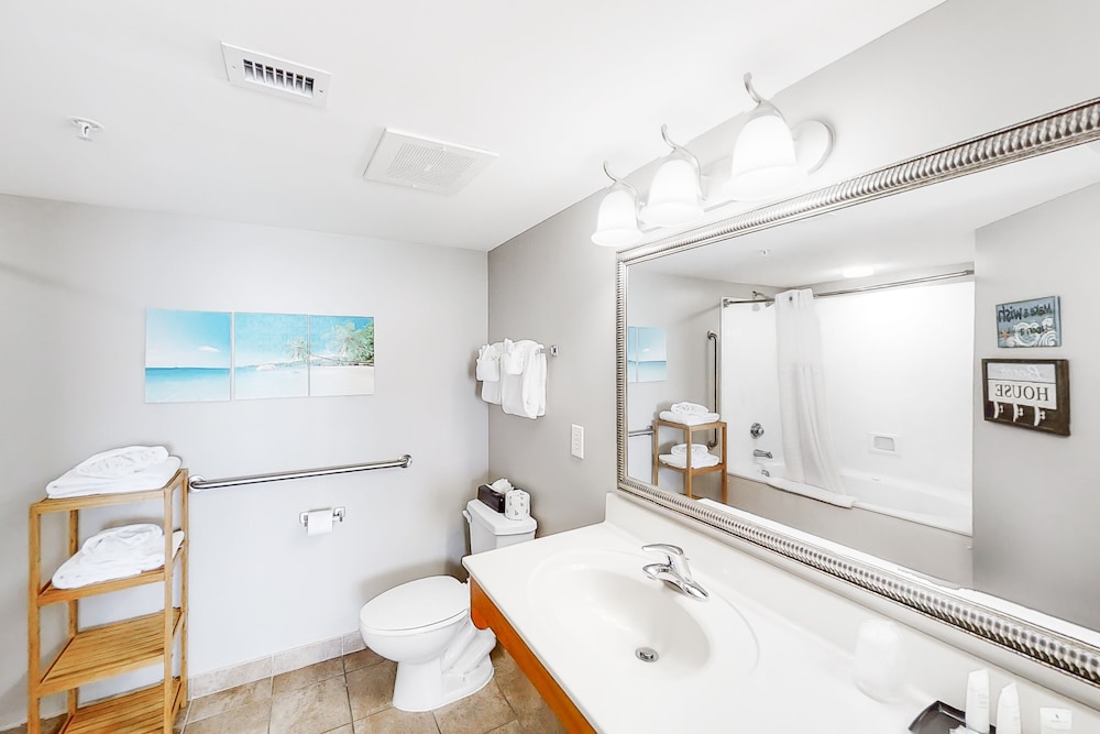 Condo, 3 Bedrooms (Beach View) photo 2