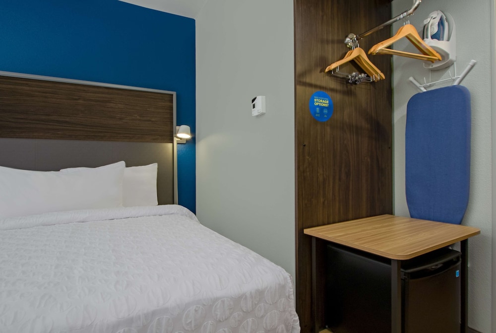 Room, 2 Queen Beds - Photo 1