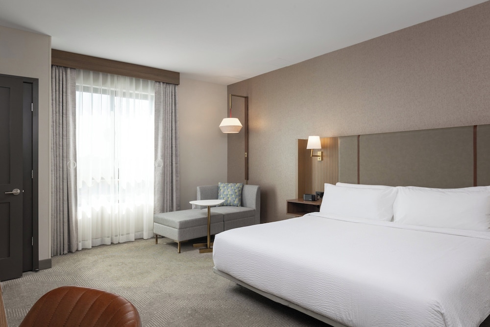 Suite, 1 Bedroom, Accessible Bathtub (Mobility) - Photo 1