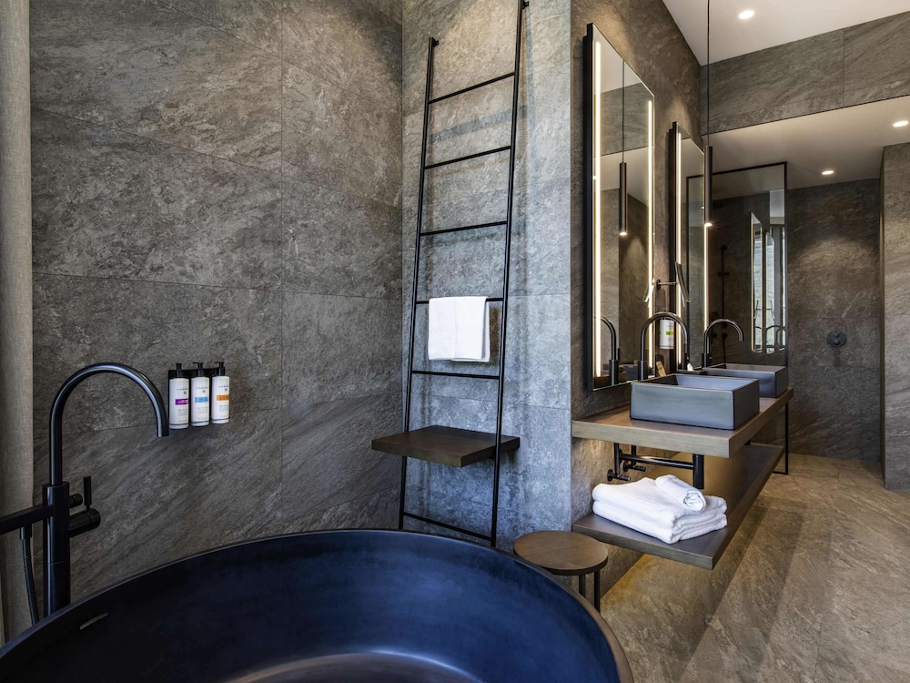 Suite - Photo 2