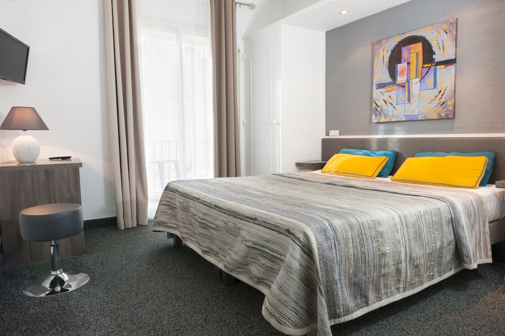 Superior Double or Twin Room, Balcony - Photo 2