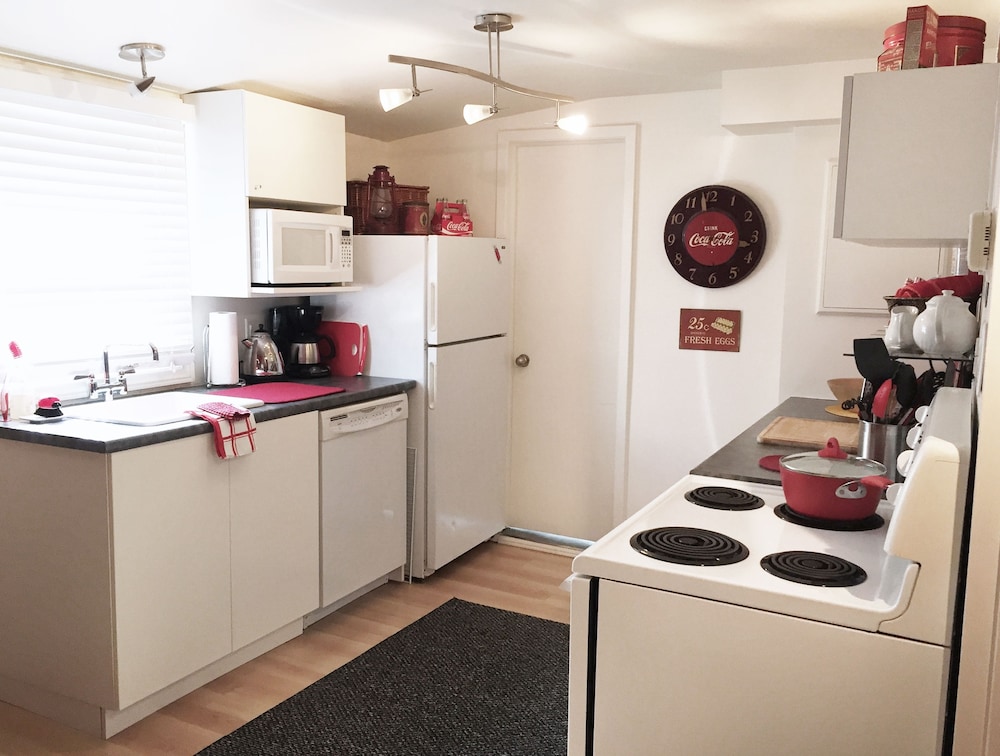 Stone Boutique Suites – Rolling Stone Suite , 1 Bedroom Apartment photo 3