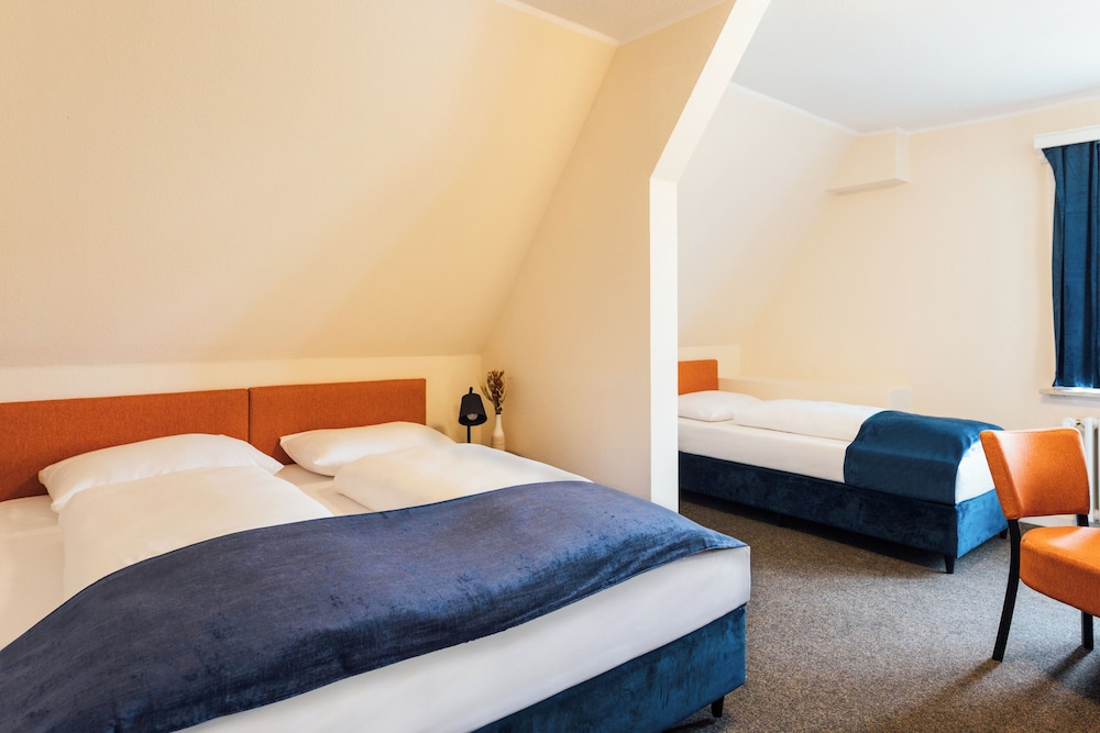 Comfort Triple Room, Private Bathroom, Garden View