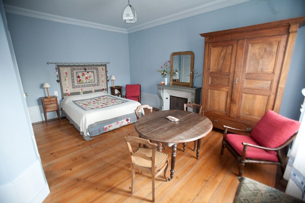 Double Room, Ensuite, City View photo 2
