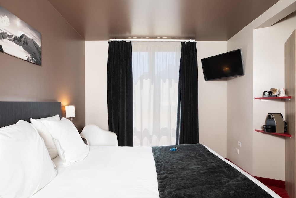 Junior Suite, Resort View - Photo 2