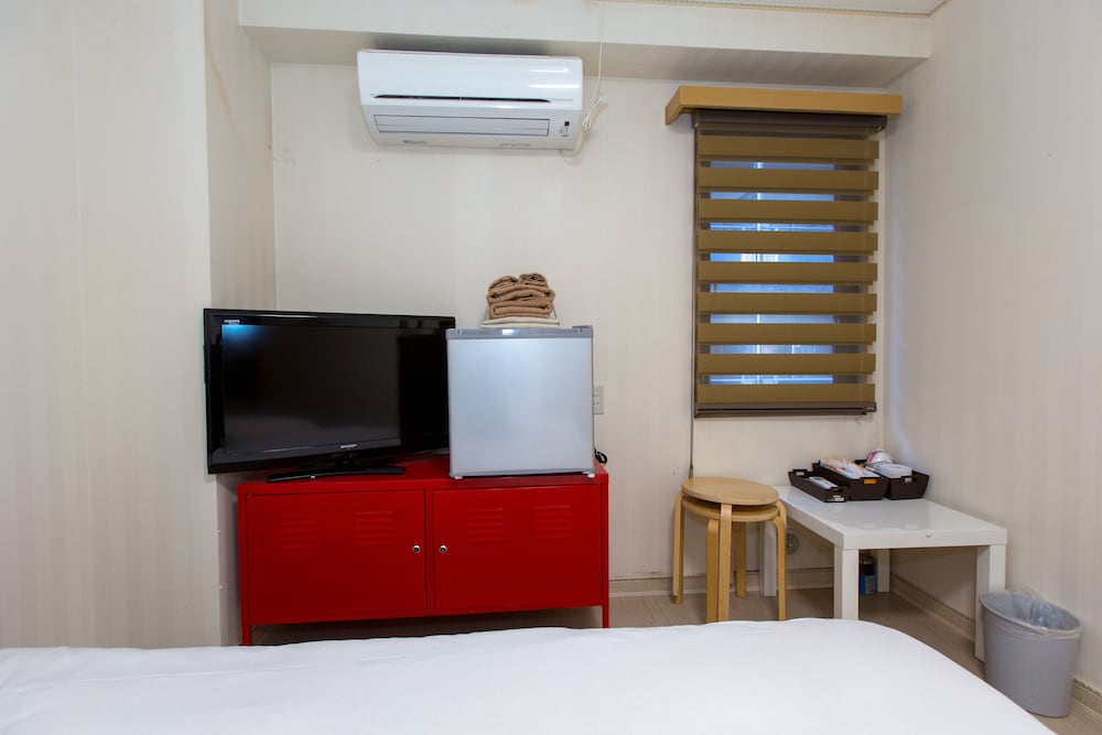 Twin Room, 2 Twin Beds photo 3