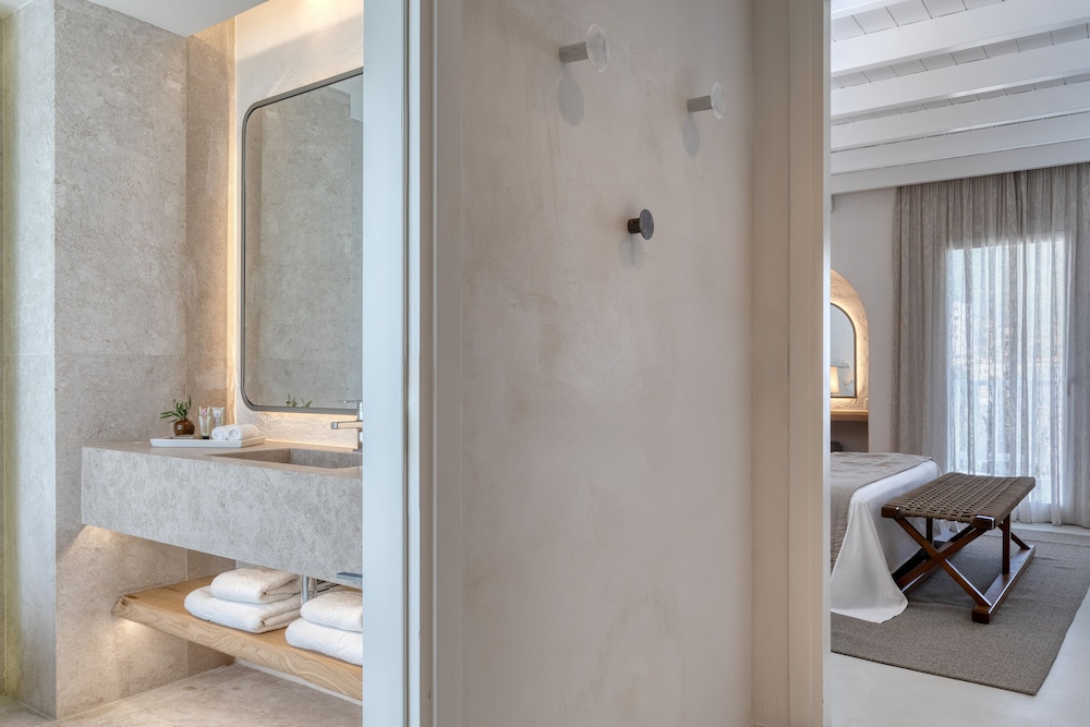 Aegean Two Bedroom Suite, Landmark View, 2 King thumbnail 6