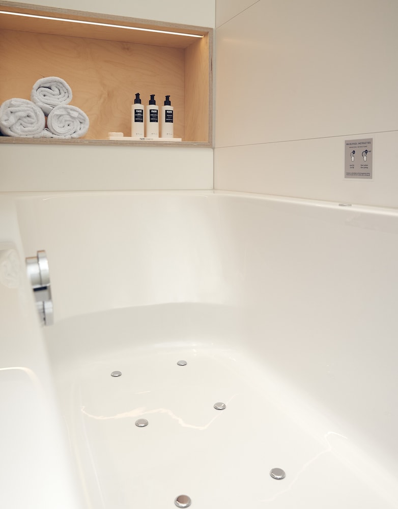 Comfort Room (Plus) - Photo 4