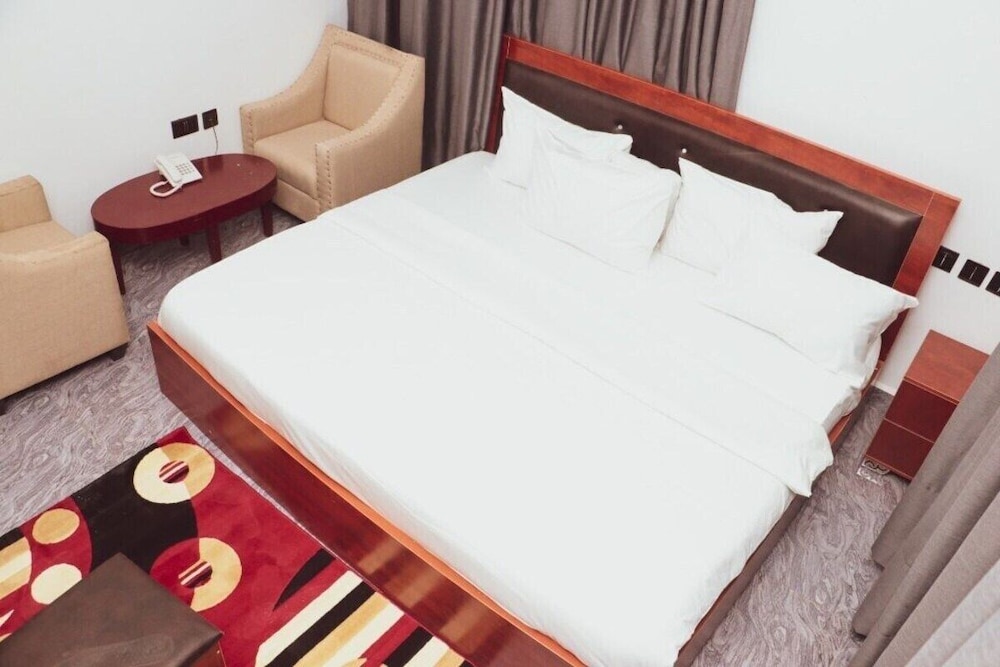 Deluxe Room, 1 King Bed, Non Smoking, Balcony