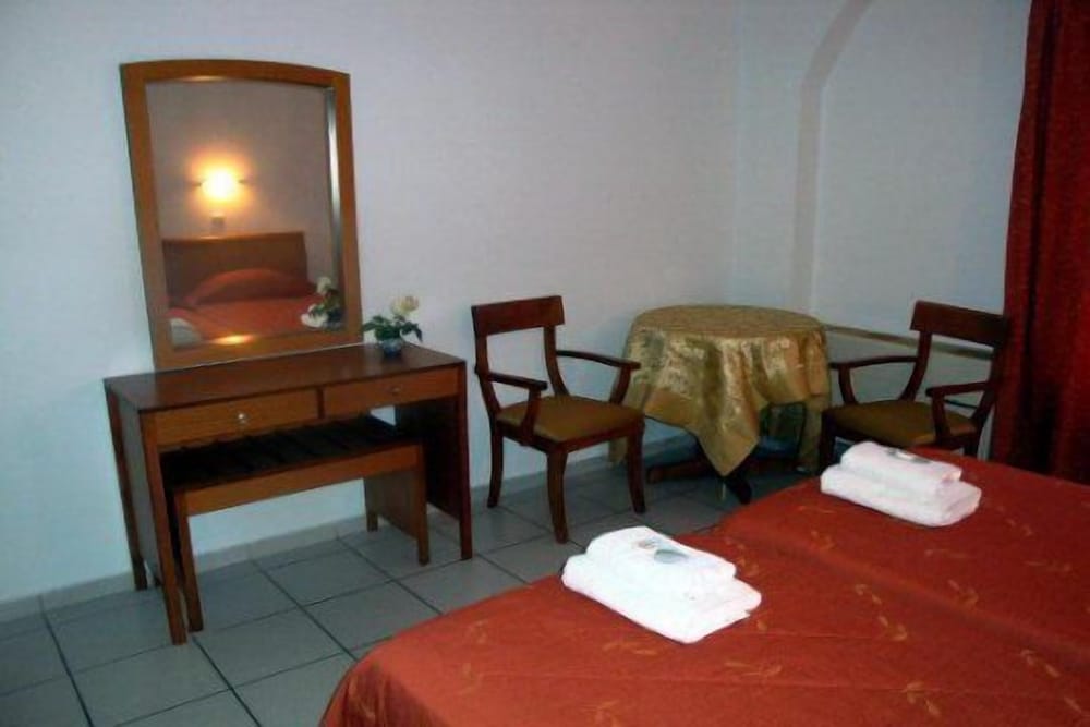 Standard Double Room, Partial Sea View photo 2