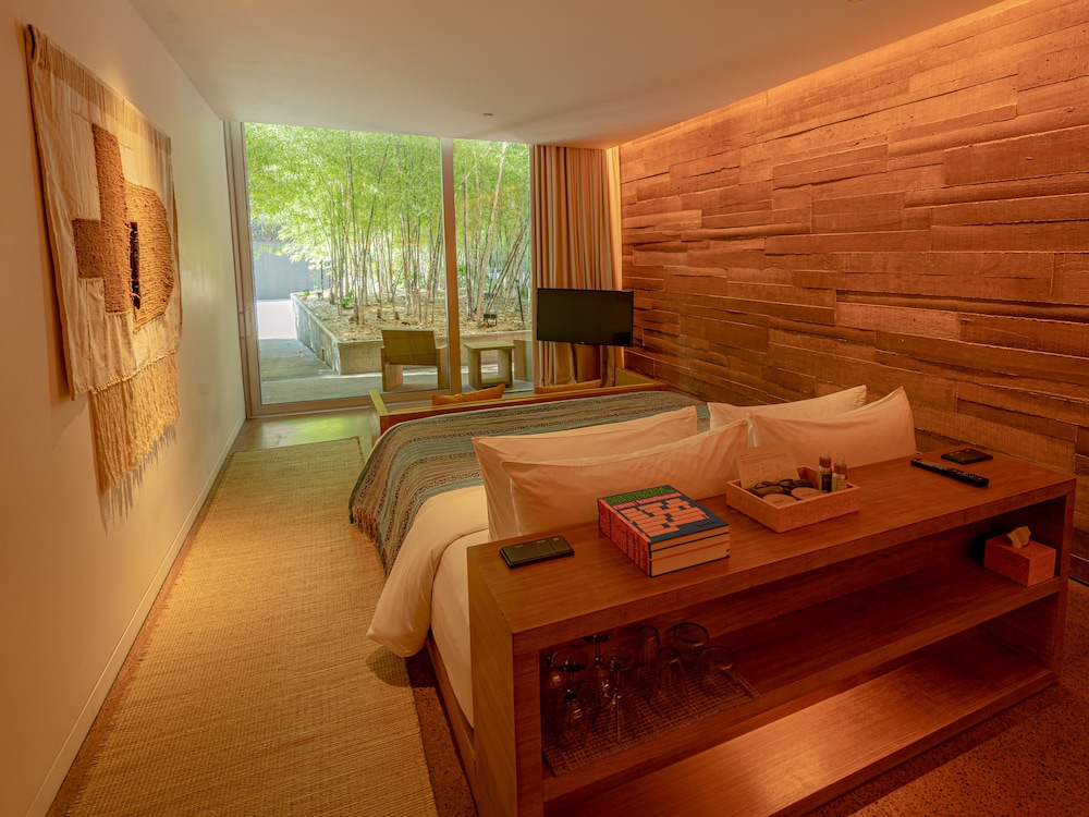 Bamboo Studio - Photo 1