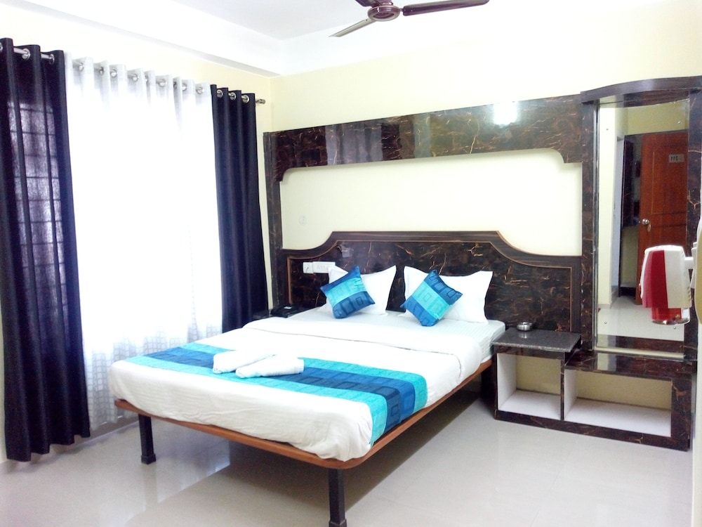 Deluxe Double Room - Photo 11