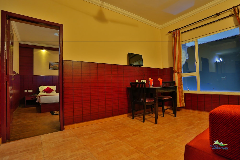 Suite, 1 Double Bed, Valley View photo 3