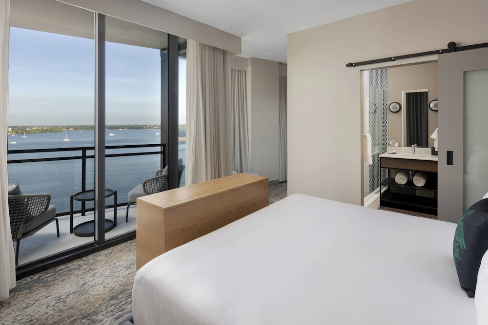 Suite, 1 Bedroom, Balcony - Photo 1
