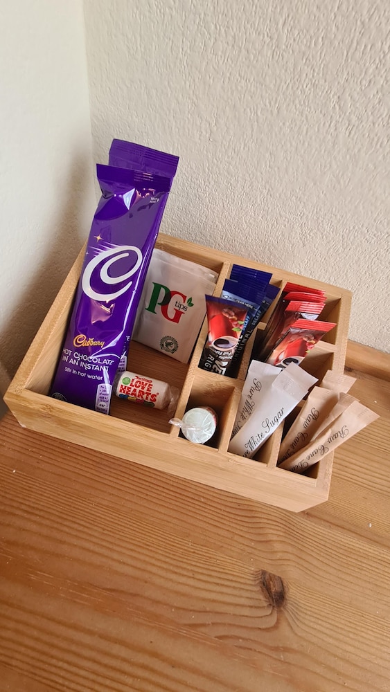 Suite, Ensuite photo 2